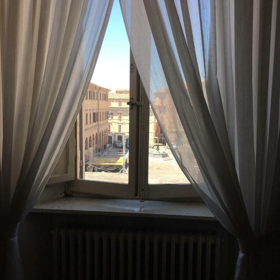 Attico Luce B&B 奥西莫 外观 照片